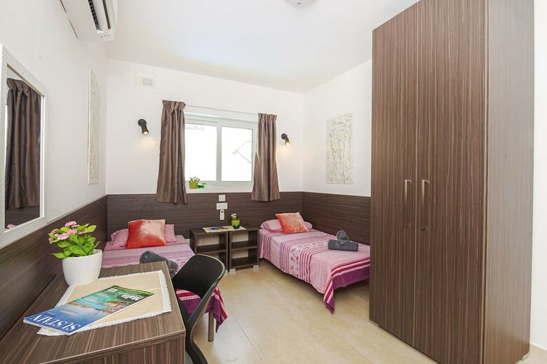 Apartamentos Summer Breeze Maisonette With Terrace