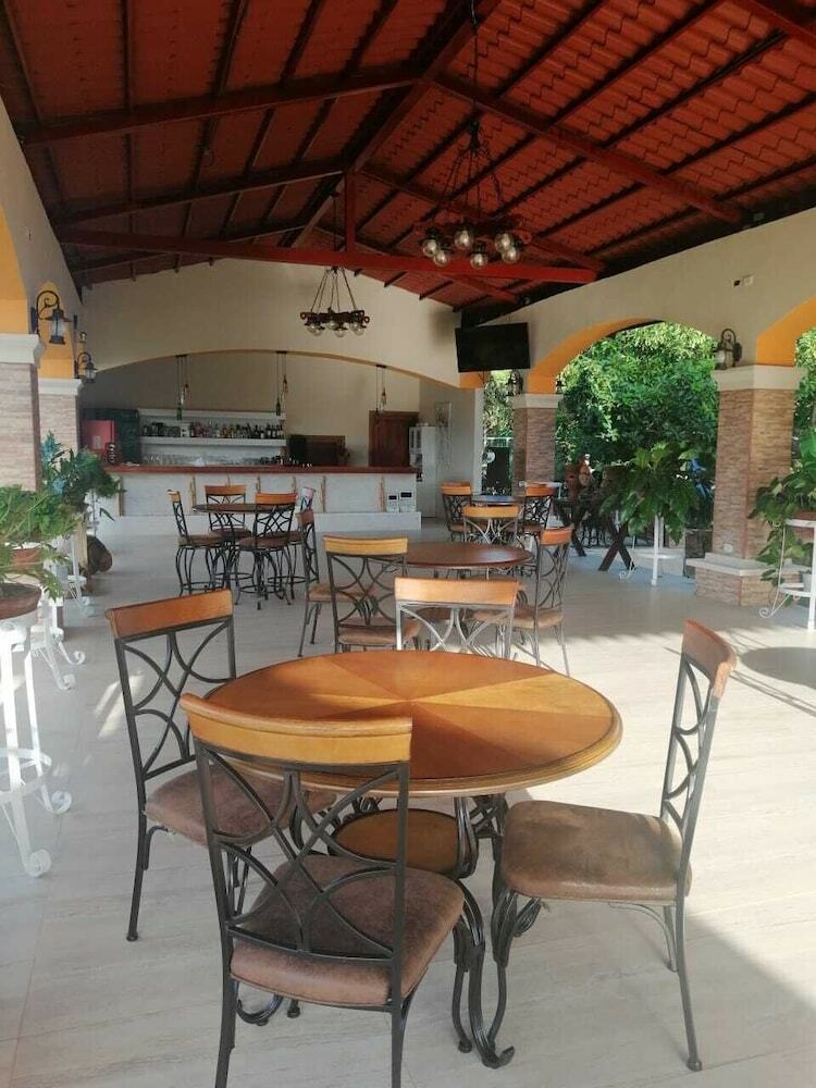 Hotel La Estancia
