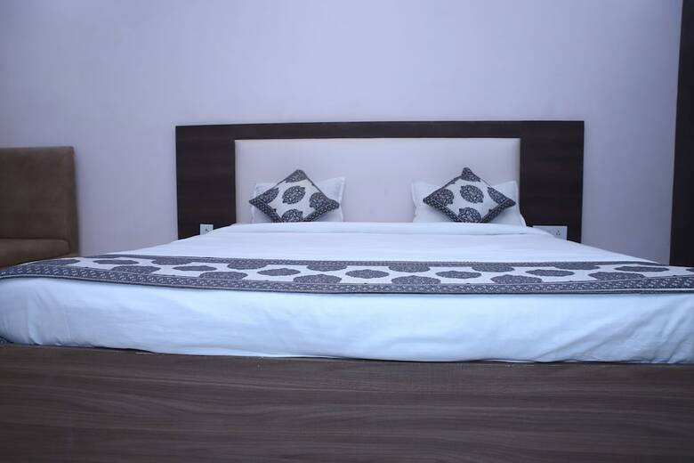 Hotel Tirupati Palace