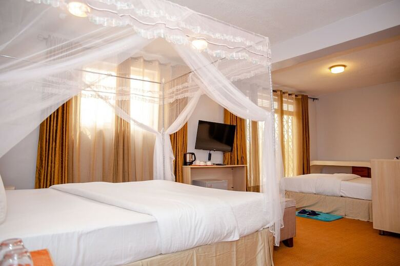 Hotel La Villa Cafe & Suites