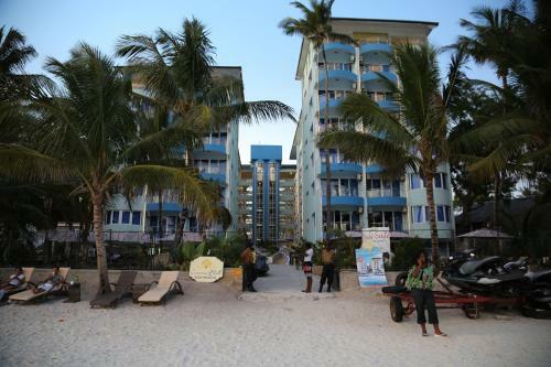 Aparthotel Cowrie Shell Beach Apartments
