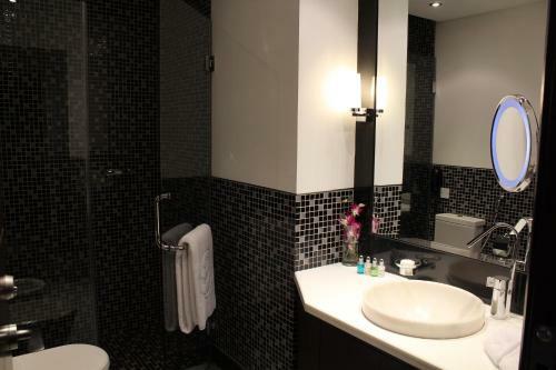 Safir Hotel And Residences Kuwait
