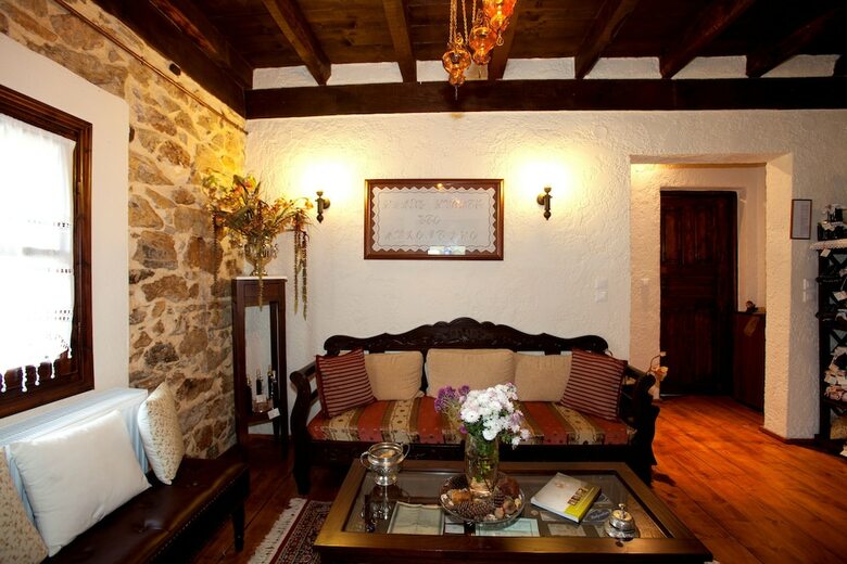 Bed & Breakfast Guest House - To Archontiko