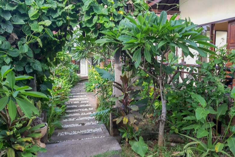 Hotel Oyo 3070 Villa Lovina Eco Lodge