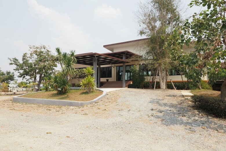 Hotel Oyo 733 T Resort
