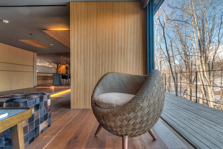 Hideaway On Escarpment By Hokkaido Tracks