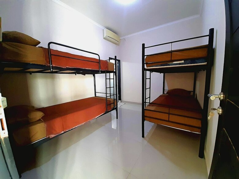 Hostal Safe House Bed And Breakfast - Hostel (Adults Ony)
