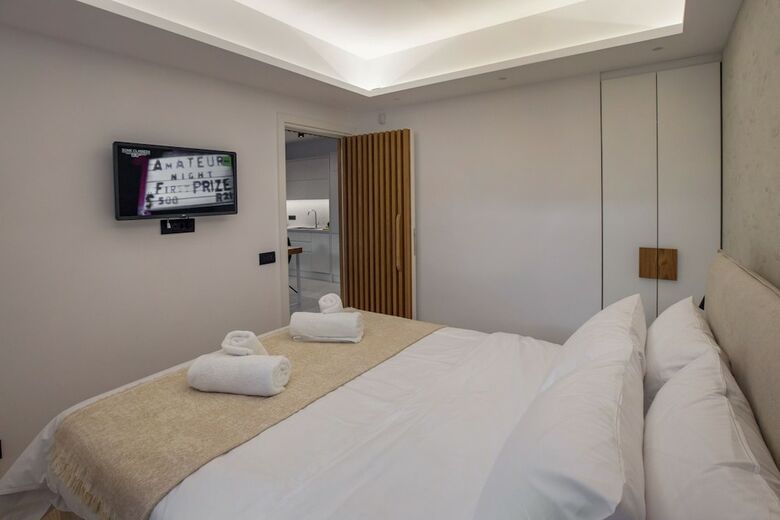 Apartamentos Acropolis Golden Suites By Ghh