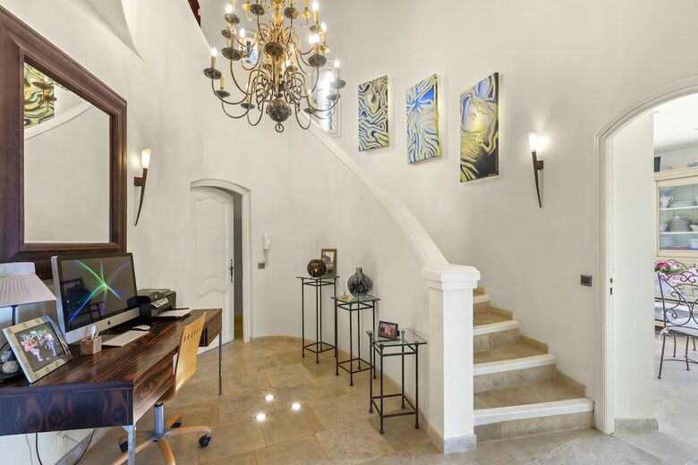 Cannes Mandelieu/theoule Border Lovely 6-bed Villa