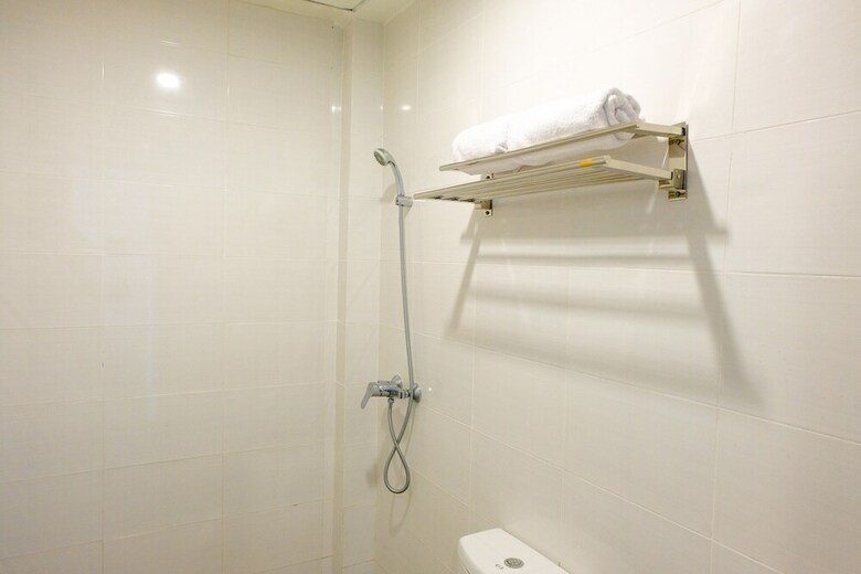 Hostal Oyo 1352 Jember Town Square Residence