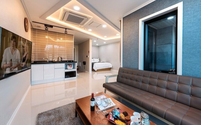 Yeosu Paradise Spa Pension