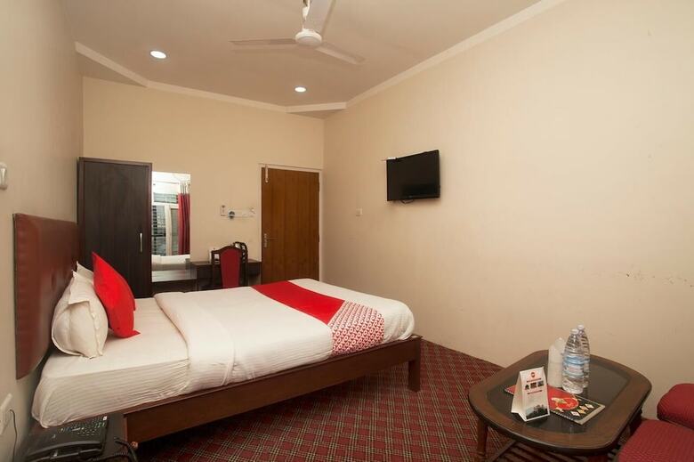 Oyo 767 Hotel Eastern Star Pvt Ltd