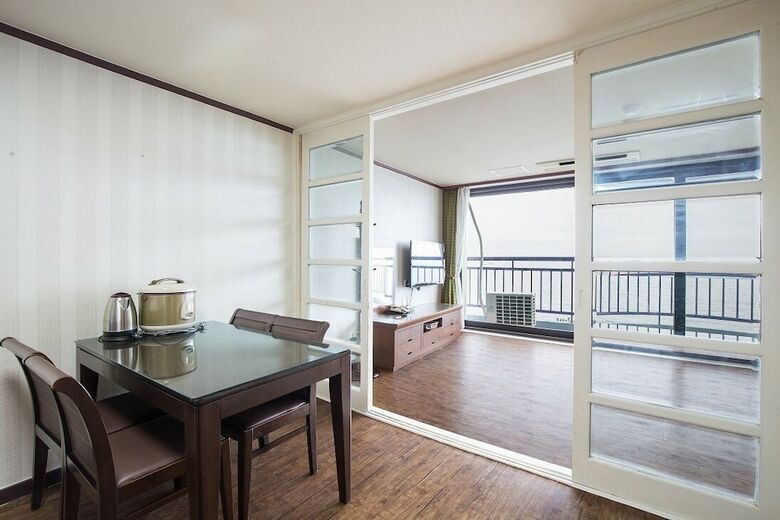 Hotel Benikea Mountain And Sea Sokcho