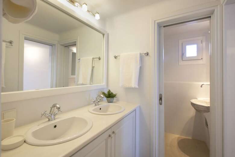 Villa Aerie - Sweeping Sea Views, Eclectic Style  By Villarentalsgr