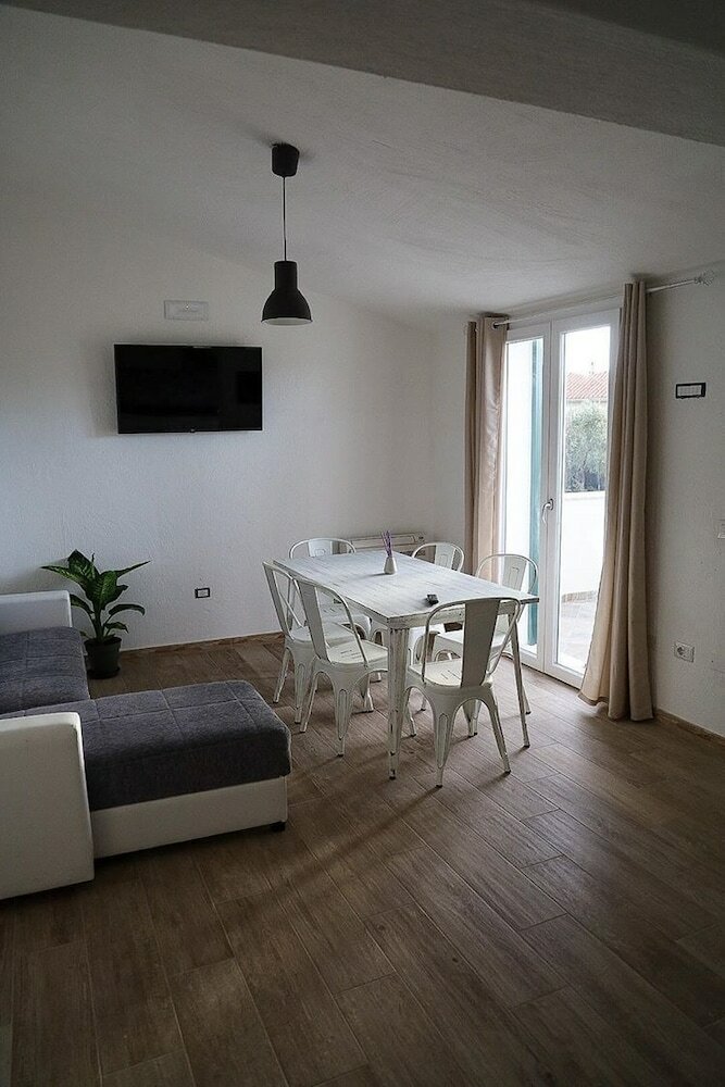 Hotel Acquazzurra Guest House