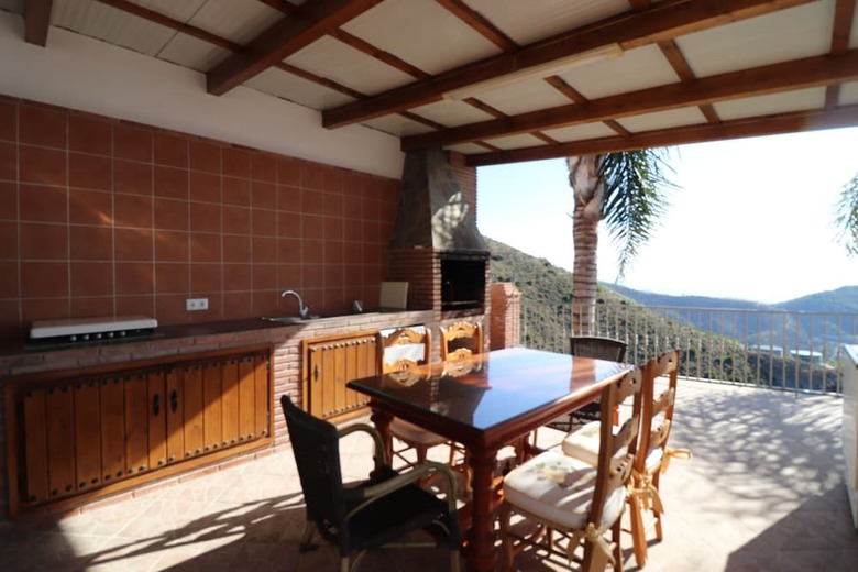 1149 Villa Paquita