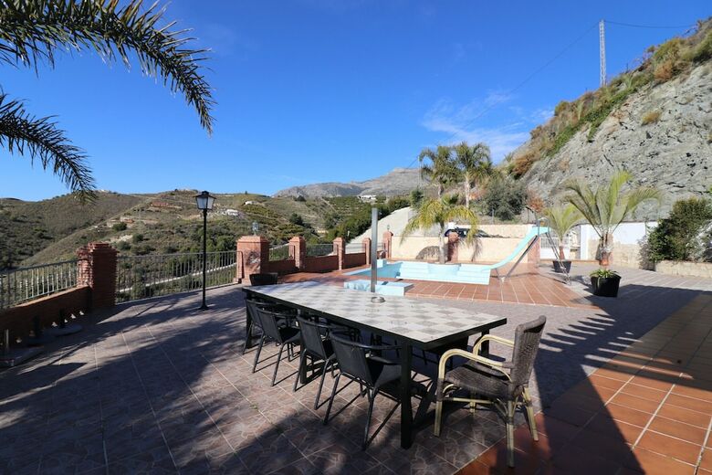 1149 Villa Paquita