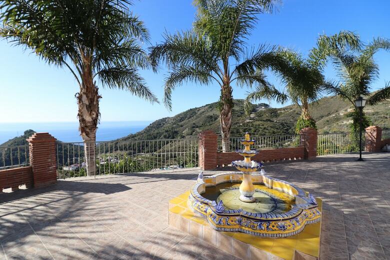 1149 Villa Paquita