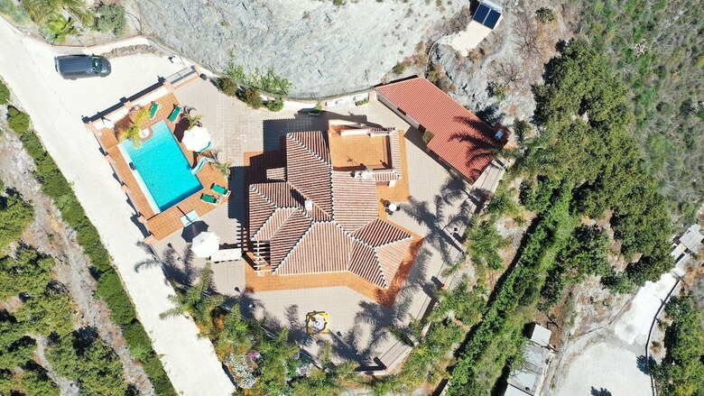 1149 Villa Paquita