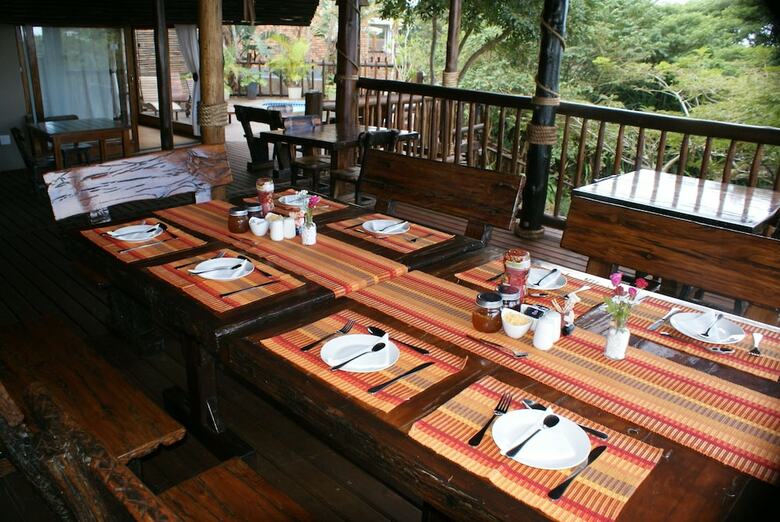 Hotel Ndiza Lodge & Cabanas