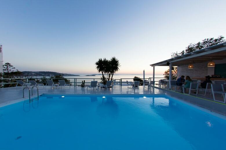 Omiros The Feelgood Hotel