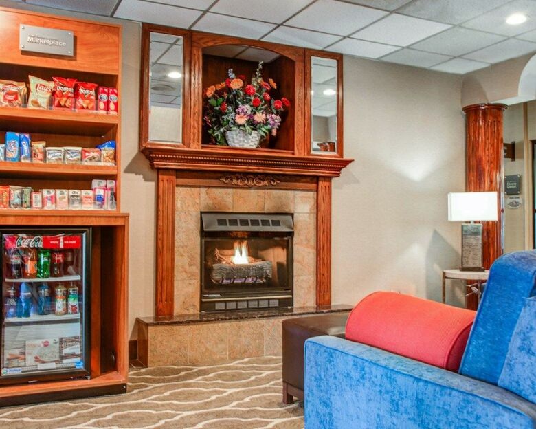Hotel Comfort Suites Lombard - Addison
