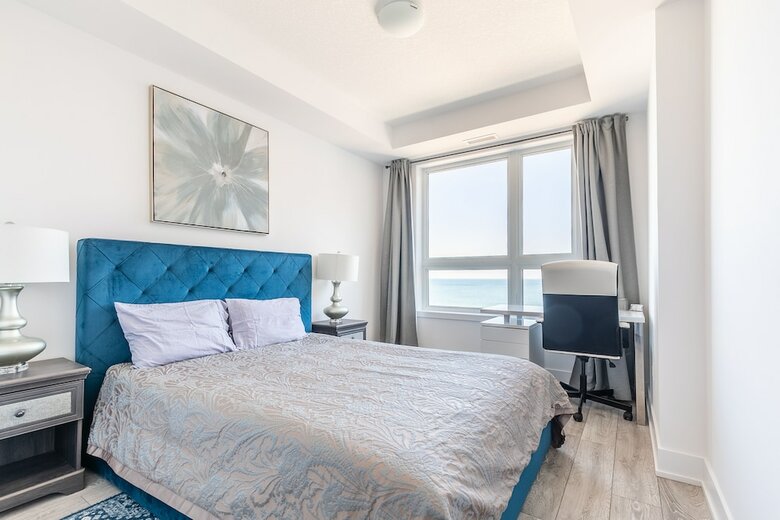Simply Comfort Modern Hamilton Apartment