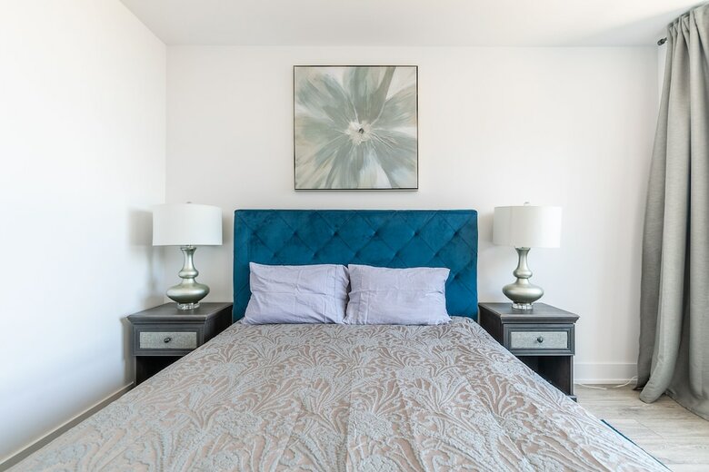 Simply Comfort Modern Hamilton Apartment