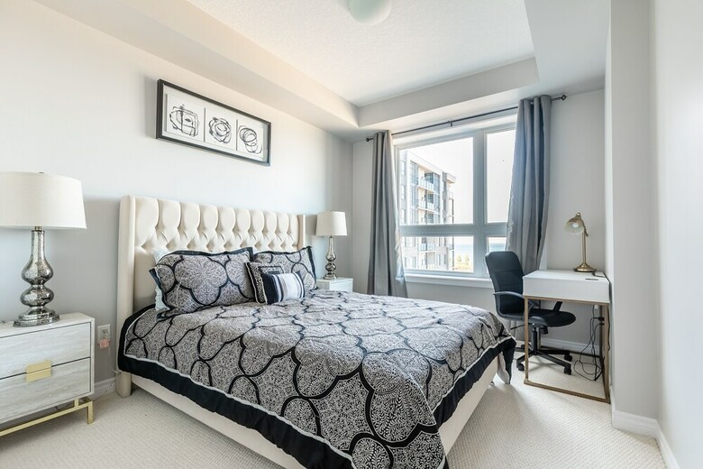 Simply Comfort Modern Hamilton Apartment