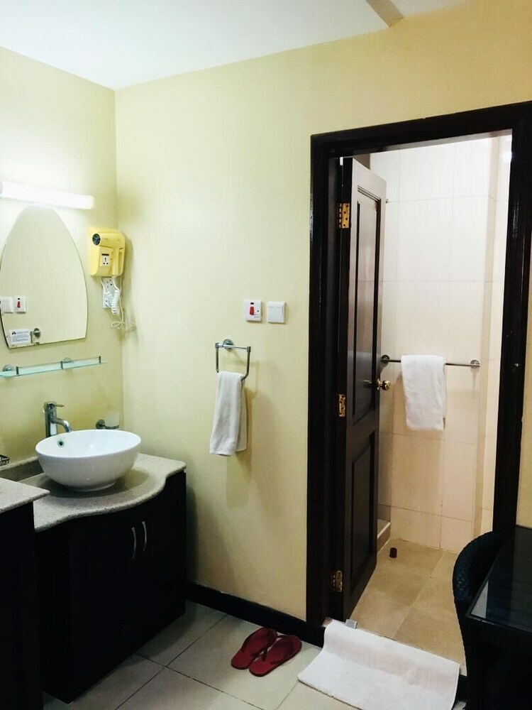 Urban Rose Hotel And Apartment