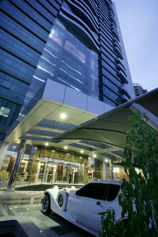 Aparthotel First Central Hotel Suites
