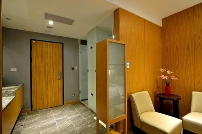 Friend Hotel - Yoyo