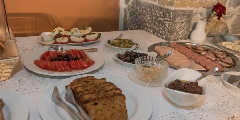 Xemoni Hotel