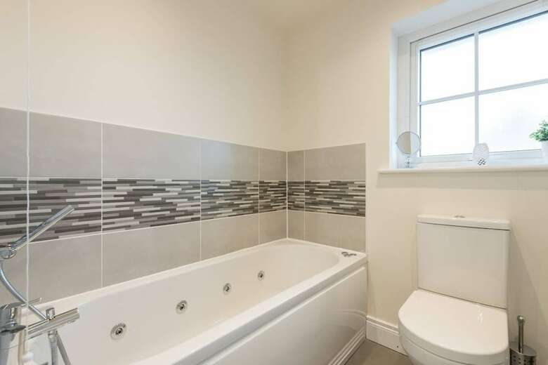Stylish & Modern 3 Bedroom Home