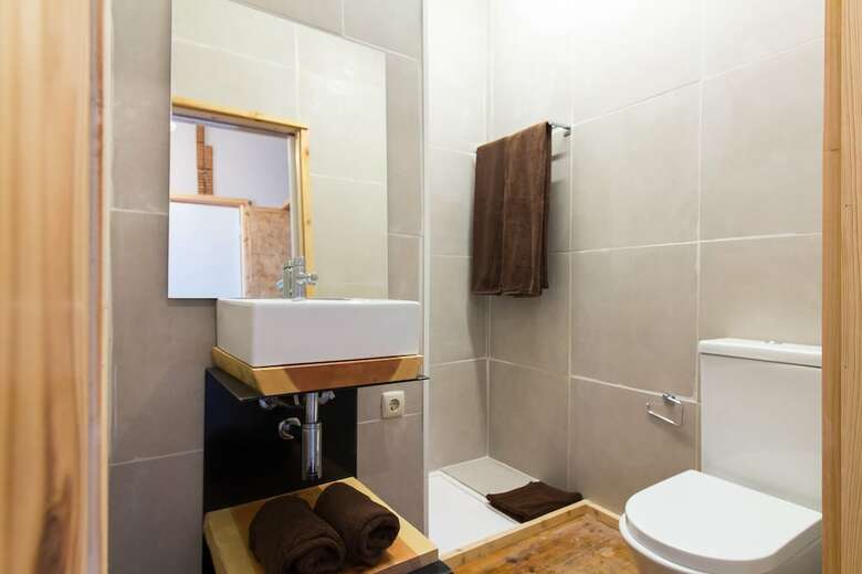 Bed & Breakfast Feel At Home Guest House