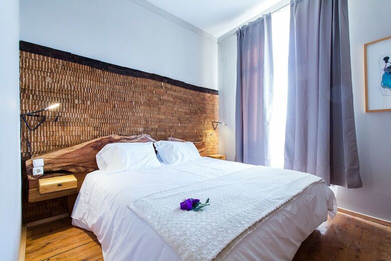Bed & Breakfast Feel At Home Guest House