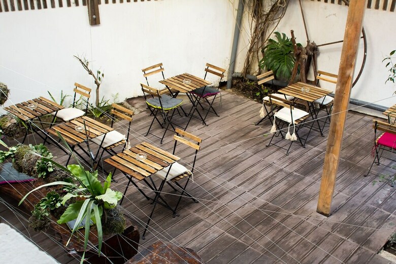 Bed & Breakfast Feel At Home Guest House