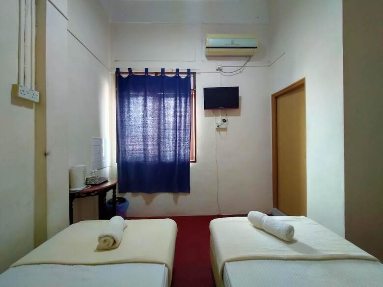 Spot On 89994 Rz Gold Hotel