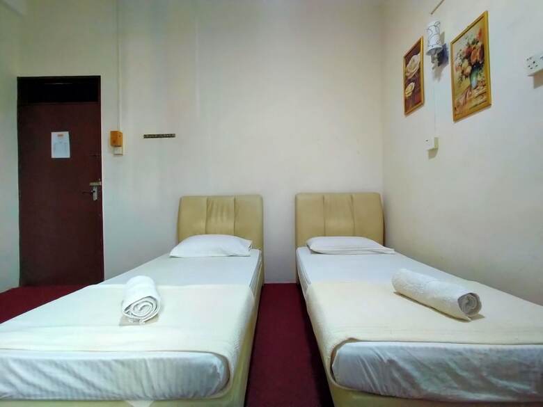 Spot On 89994 Rz Gold Hotel