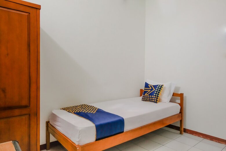 Hostal Spot On 2749 Tiga Sinar Residence