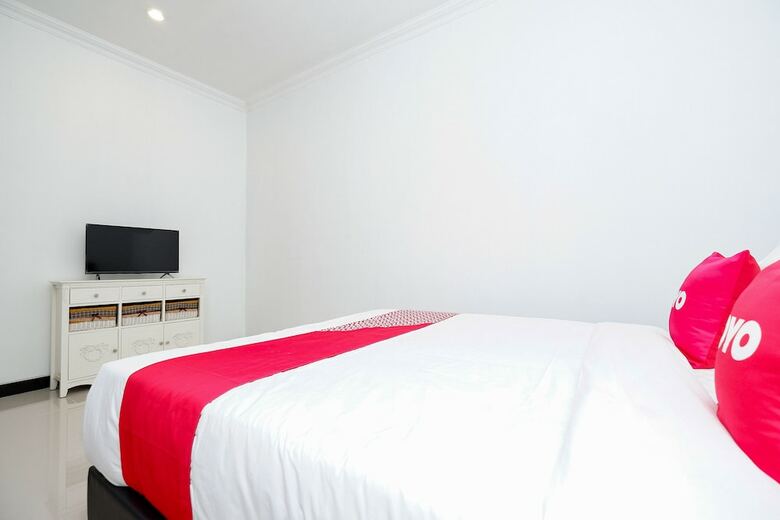Hotel Oyo 1611 Four D'home