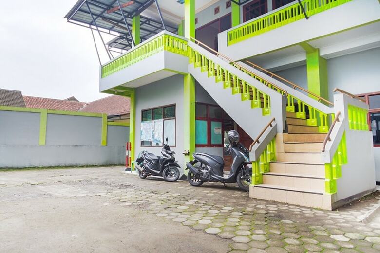 Hostal Spot On 2730 Hotel Maribaya Indah