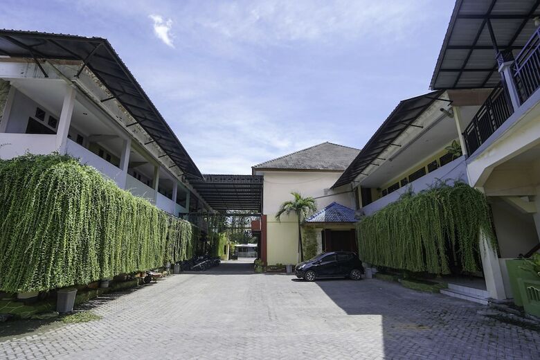 Hotel Madinah Syariah