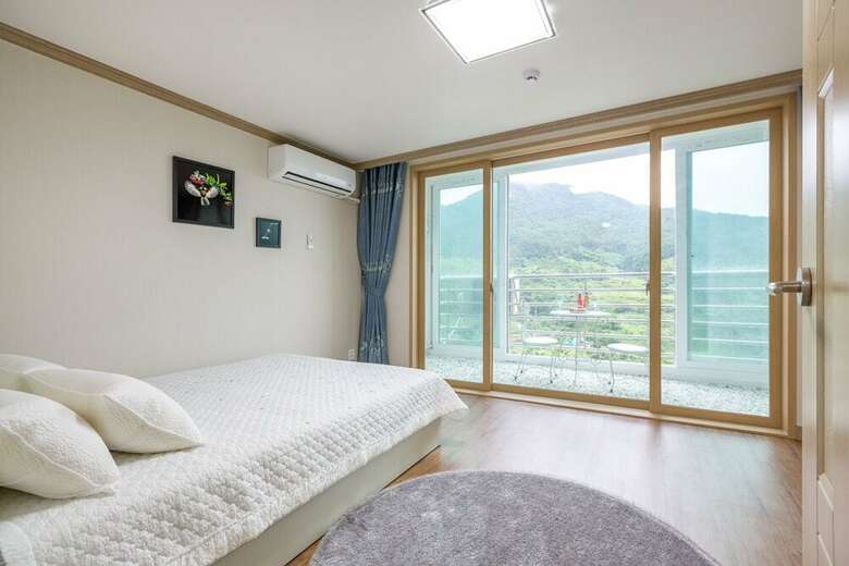 Pension Paradise Geoje (Beach)