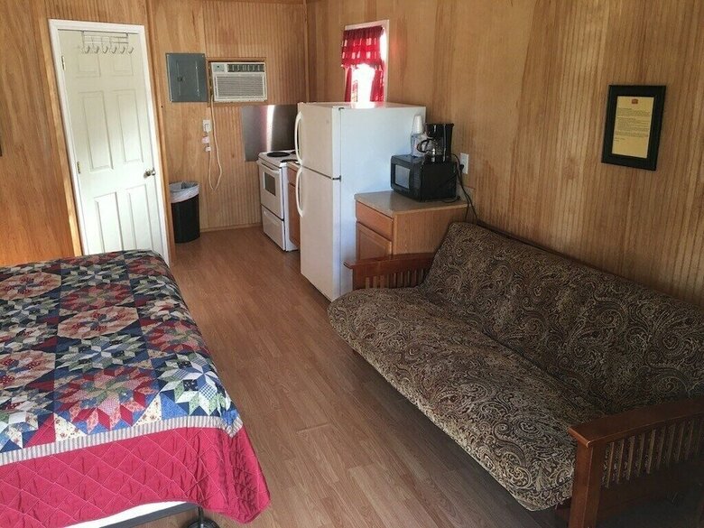 Posada Whispering Creek Lodging & Rv Resort