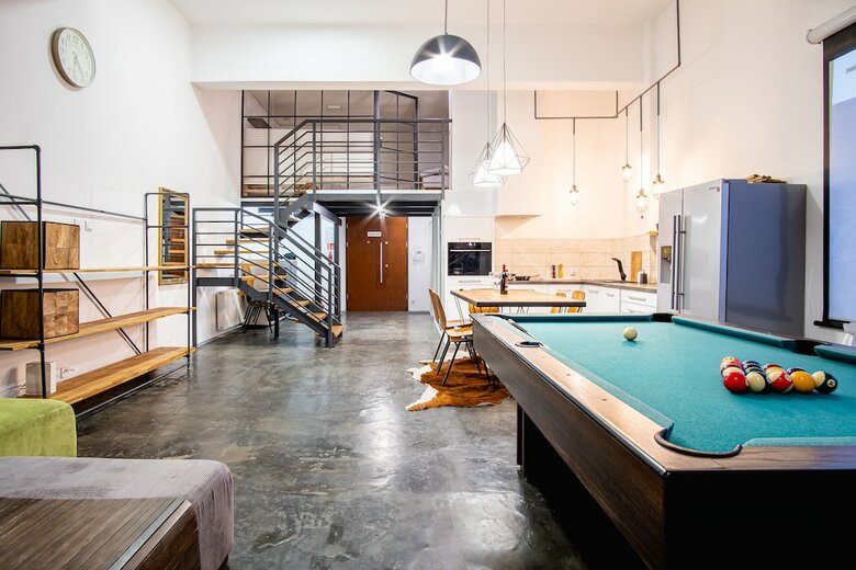 Dream Aparts - Lofty Scheiblera