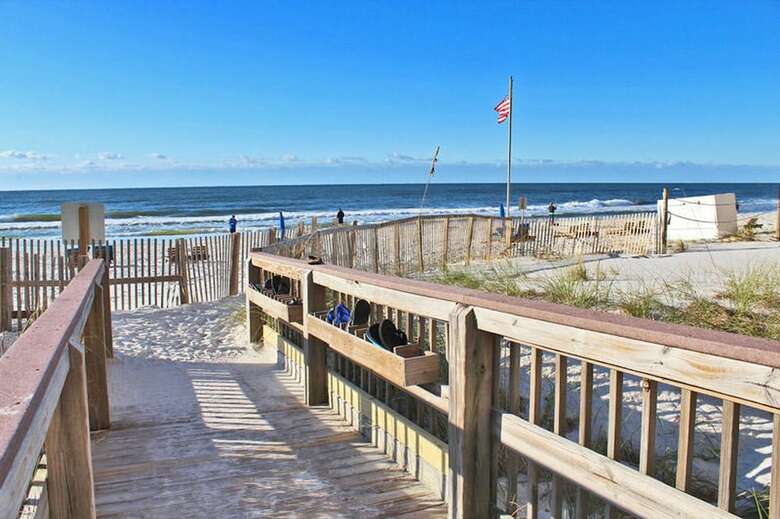 Crystal Shores West 1105 By Youngs Suncoast