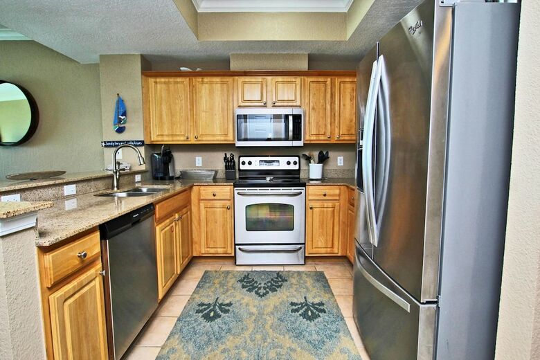 Crystal Shores West 1105 By Youngs Suncoast