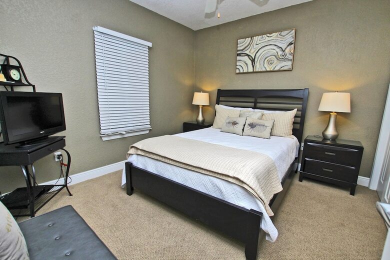 Crystal Shores West 1105 By Youngs Suncoast