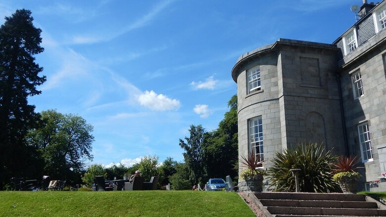 Hotel Raemoir House